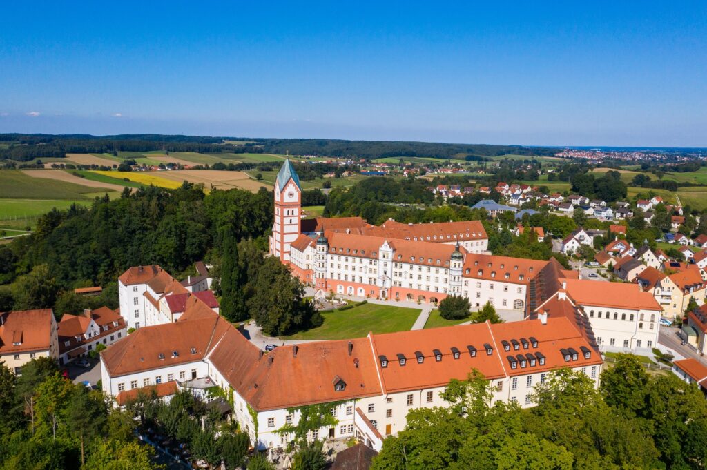 Blick auf das Kloster Scheyern